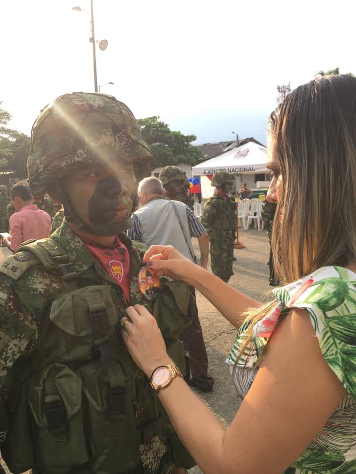 SanMartin_Meta's tweet photo. La Dra. Veronica Ordóñez Lagos, Sec. de Gobierno Municipal participó en el Juramento de Bandera del cuarto contingente 2019 del Batallón de Ingenieros N• 07 “General Carlos Albán Estupiñan”, que se llevó a cabo en la concha acústica.

#UnGobiernoParaTodos
#EjércitoNacional https://t.co/10F7J90J1V