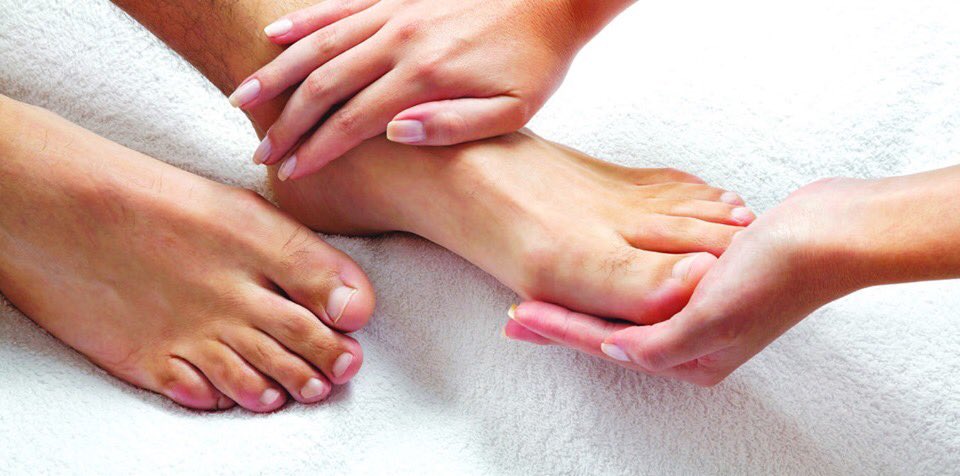 Лечебный массаж верхних конечностей. Стопа - корень здоровья. Массаж пальцем женой. Лечебный массаж рук. Массаж пальцем женой.