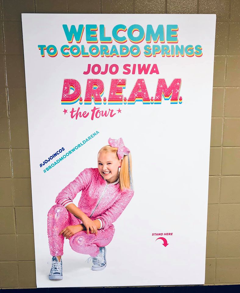 bworldarena's tweet photo. Welcome to Colorado Springs @itsjojosiwa! Fans, take a picture with "JoJo" at tonight’s event near Gate A at section 105! 💘🤩👑🦄🎀#jojoincos #broadmoorworldarena #letsdothis #tourkickoff #DREAMthetour #welcomejojo https://t.co/q9MfXcIhFg