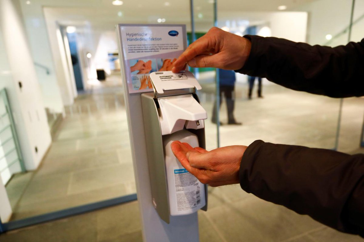 Baja Infotheque (@bajainfotheque) on Twitter photo Handling banknotes doesn’t pose a particular risk of contracting coronavirus, the head of Germany’s Robert Koch Institute (RKI) for infectious diseases said on Wednesday.  <a href="/Bajapreneur/">Bajapreneur</a> <a href="/SkyUpVenture/">Skyup Venture</a> 
facebook.com/bajacsin/posts… Handling banknotes doesn’t pose a particular risk of contracting coronavirus, the head of Germany’s Robert Koch Institute (RKI) for infectious diseases said on Wednesday.  <a href="/Bajapreneur/">Bajapreneur</a> <a href="/SkyUpVenture/">Skyup Venture</a> 
facebook.com/bajacsin/posts…