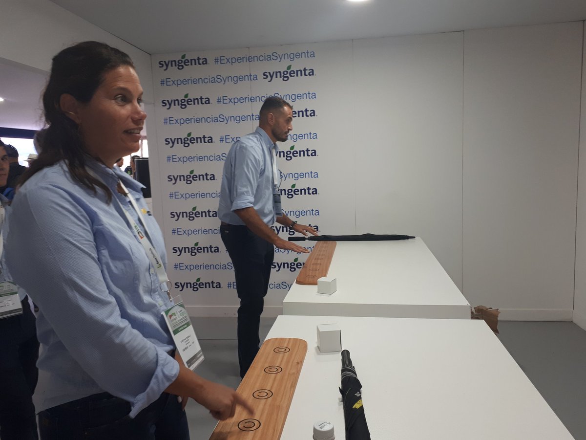 eugenia_bai's tweet photo. Día lluvioso en #Expoagro y pasados por agua. Igualmente con mucha concurrencia en el stand! #Farmshots Gestión de Envases Vacíos #PaisajesMultifuncionales https://t.co/321NKQarAS