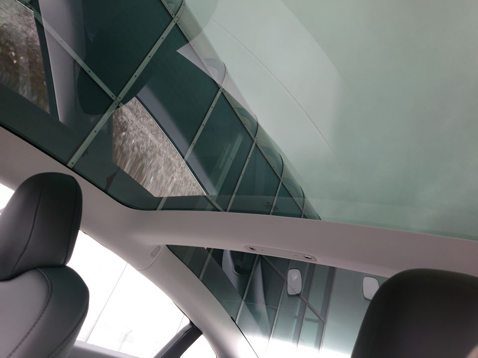 enn_nafnlaus's tweet photo. I scoured the interior, and couldn't find a single thing wrong. Doors (#TeslaDoorIssues). Glass (#TeslaGlassIssues). Screen (#TeslaScreenIssues, #TeslaMCUIssues). Seats (#TeslaSeatIssues). Just superb quality (#TeslaQualityIssues). Well #Musked! https://t.co/o2j88Ftk8m