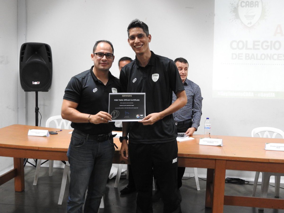 arbitroscaba's tweet photo. OFICIALES CERTIFICADOS POR FIBA 

Entregamos a 12 de nuestros asociados el certificado que los acredita como Oficiales de Mesa de Control @FIBA luego de haber realizado y aprobado el curso por la Federación Internacional. 

#SoyTalentoCABA #EFASomosTodos https://t.co/ArN3fkJ1Tu