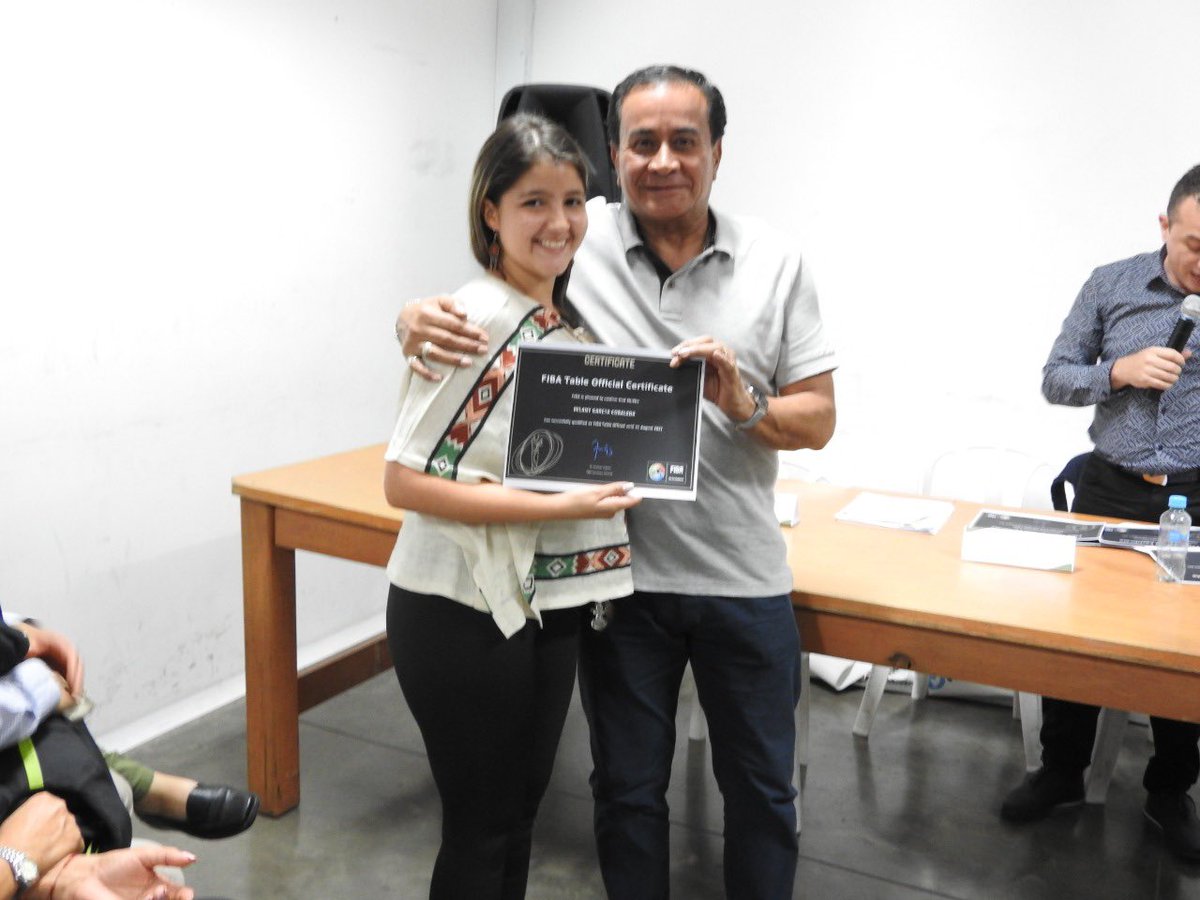 arbitroscaba's tweet photo. OFICIALES CERTIFICADOS POR FIBA 

Entregamos a 12 de nuestros asociados el certificado que los acredita como Oficiales de Mesa de Control @FIBA luego de haber realizado y aprobado el curso por la Federación Internacional. 

#SoyTalentoCABA #EFASomosTodos https://t.co/ArN3fkJ1Tu