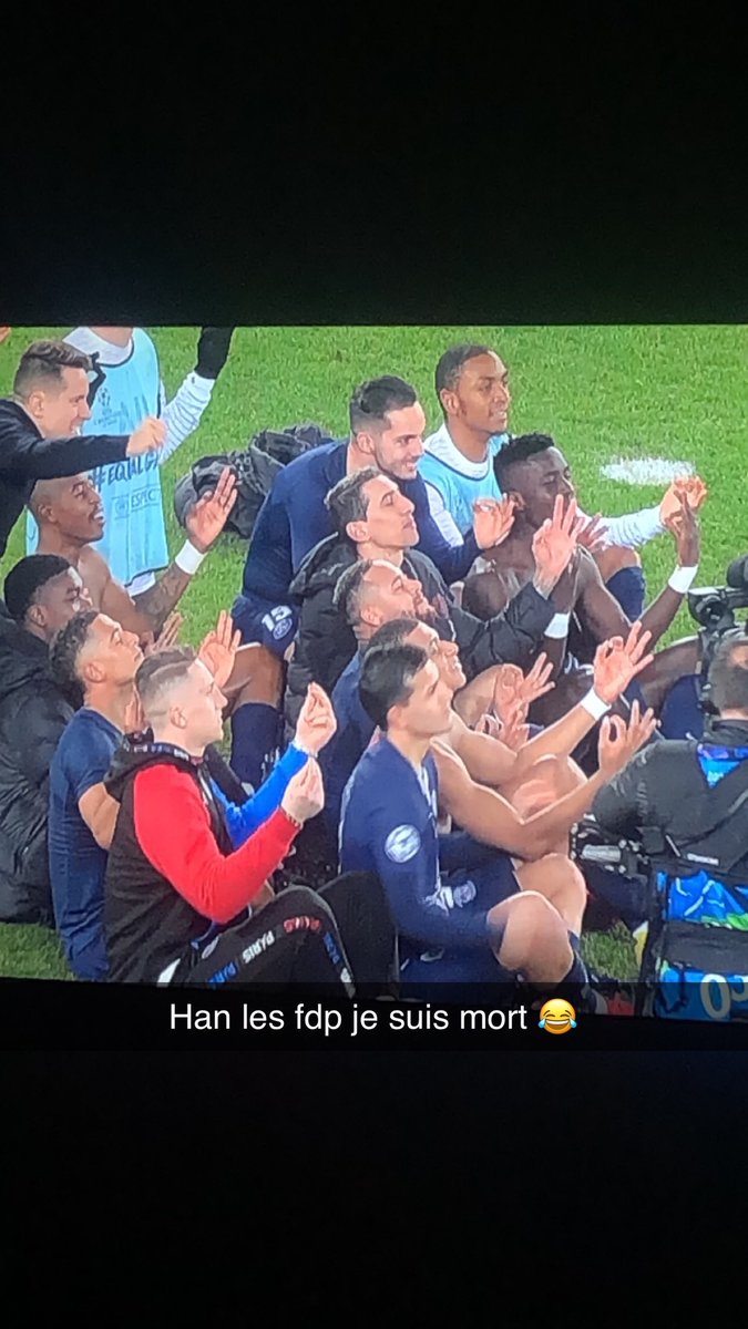 _Konhy's tweet photo. BAHAHAHAH JE CHIALE c’est des gamins MY CLUB !! 🔴🔵 #PSGDOR https://t.co/kn6LzkZcDU