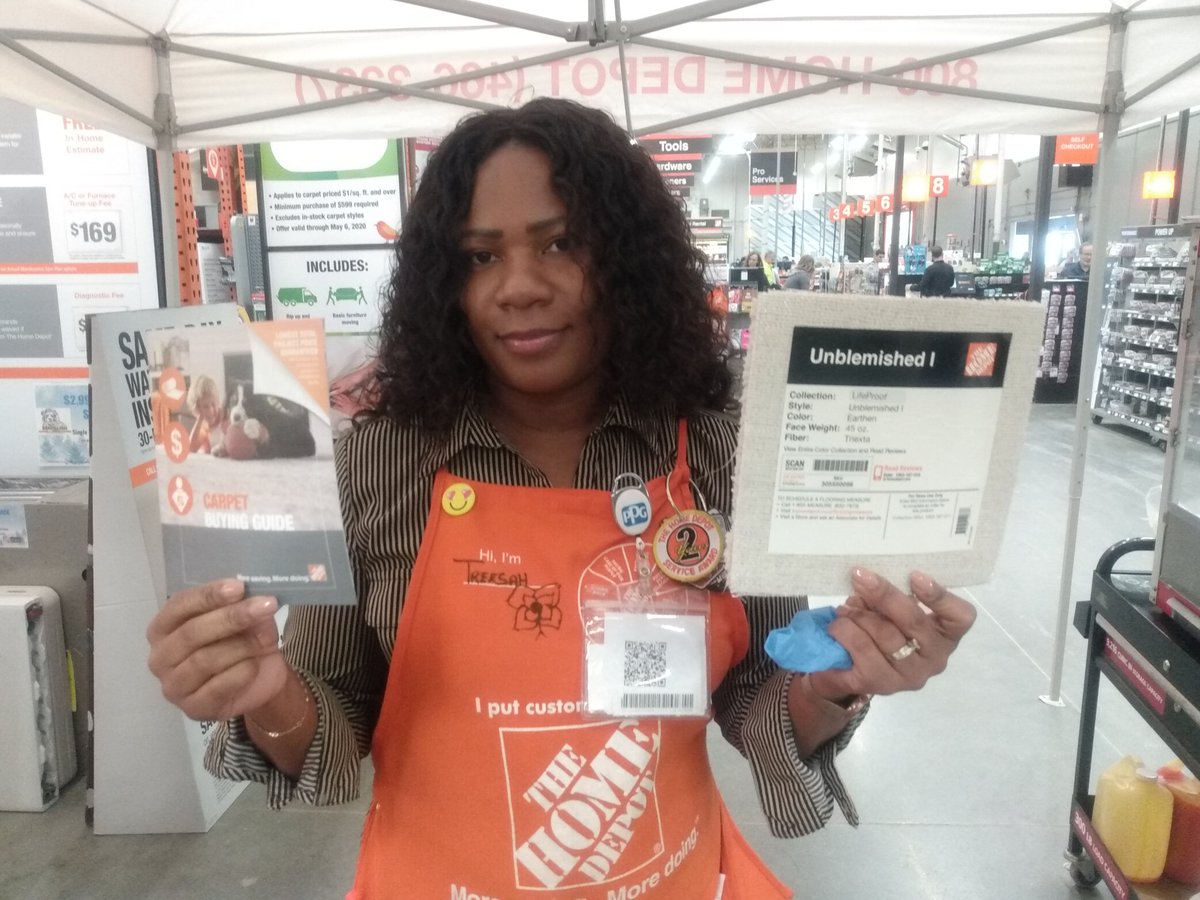 colter_jeff's tweet photo. Treesah, at Bitter Lake 4706, giving away popcorn and shows customers her favorite LifeProof carpeting. #installhappiness #romanoffreno @AvisMcGhee3 @amygromanoff @Romanoffreno @CorporateLarry @realdoctorshawn @CraigRROps @HomeDepot @EverettRomanoff https://t.co/arxdbGFOMd