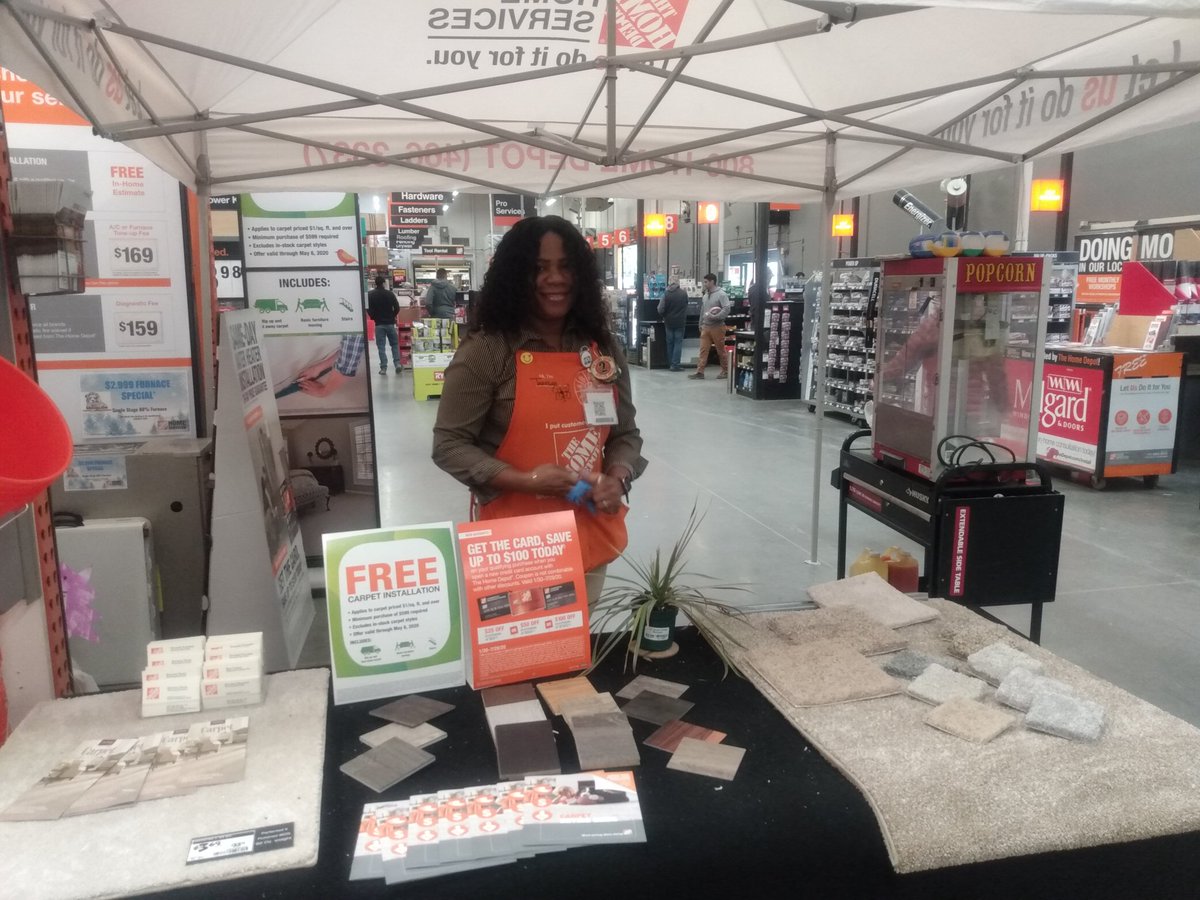 colter_jeff's tweet photo. Treesah, at Bitter Lake 4706, giving away popcorn and shows customers her favorite LifeProof carpeting. #installhappiness #romanoffreno @AvisMcGhee3 @amygromanoff @Romanoffreno @CorporateLarry @realdoctorshawn @CraigRROps @HomeDepot @EverettRomanoff https://t.co/arxdbGFOMd