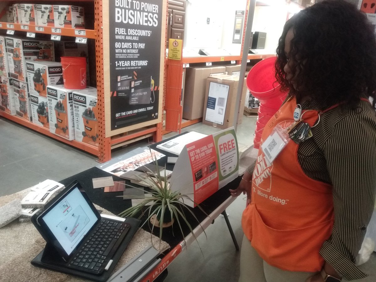 colter_jeff's tweet photo. Treesah, at Bitter Lake 4706, giving away popcorn and shows customers her favorite LifeProof carpeting. #installhappiness #romanoffreno @AvisMcGhee3 @amygromanoff @Romanoffreno @CorporateLarry @realdoctorshawn @CraigRROps @HomeDepot @EverettRomanoff https://t.co/arxdbGFOMd