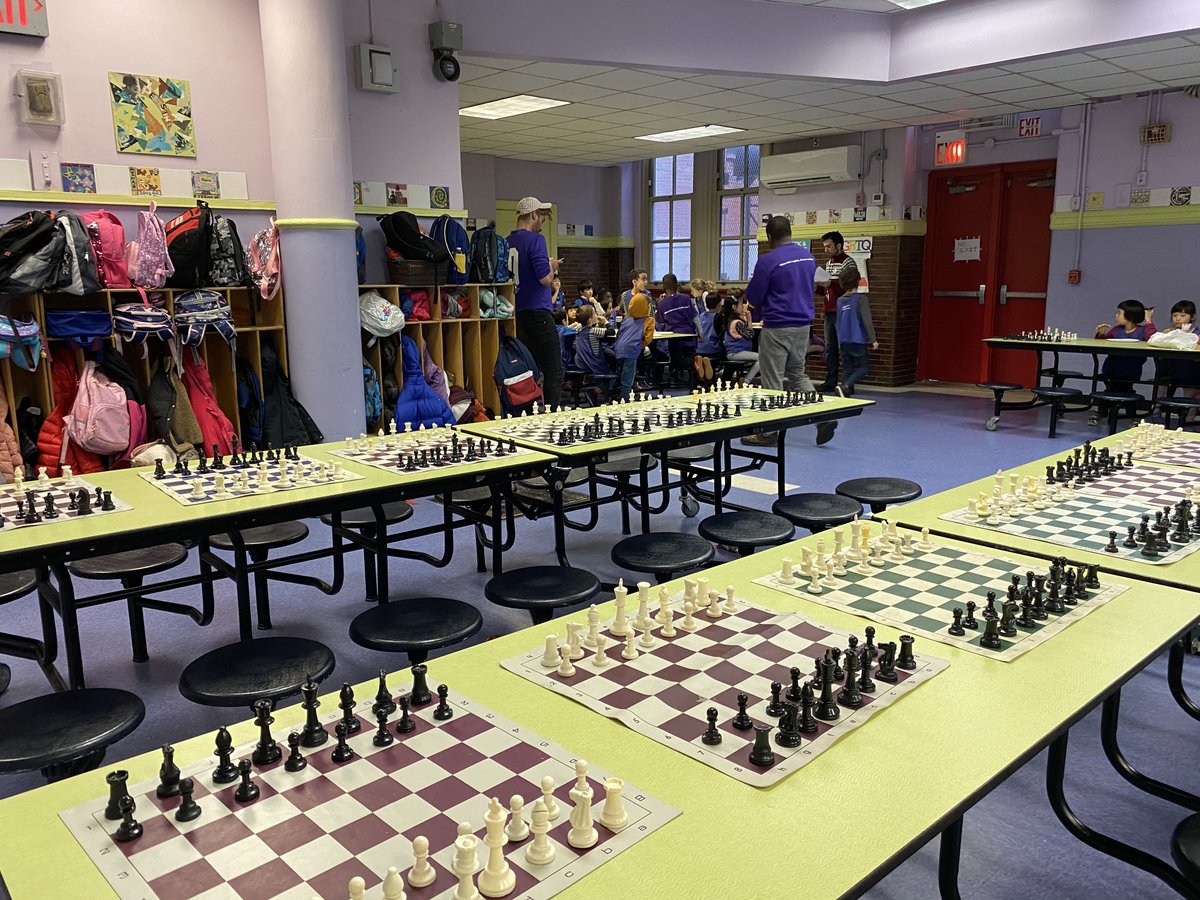 The calm before the storm ( see the kids in the corner? Lol) 
#play #afterschool #fun #chessnyc #chessboard #sport #kids