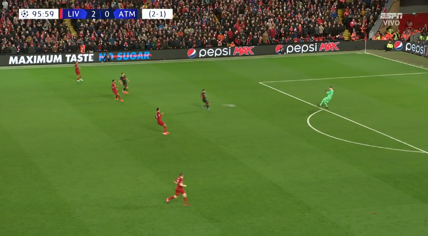 ESPNmx's tweet photo. ¡Error de Adrián San Miguel y Atlético está avanzando a Cuartos! 

El guardameta dejó la pelota a un rival y Llorente los está eliminando 💥

#ChampionsxESPN 🏆 https://t.co/ZHymQ7K5xM