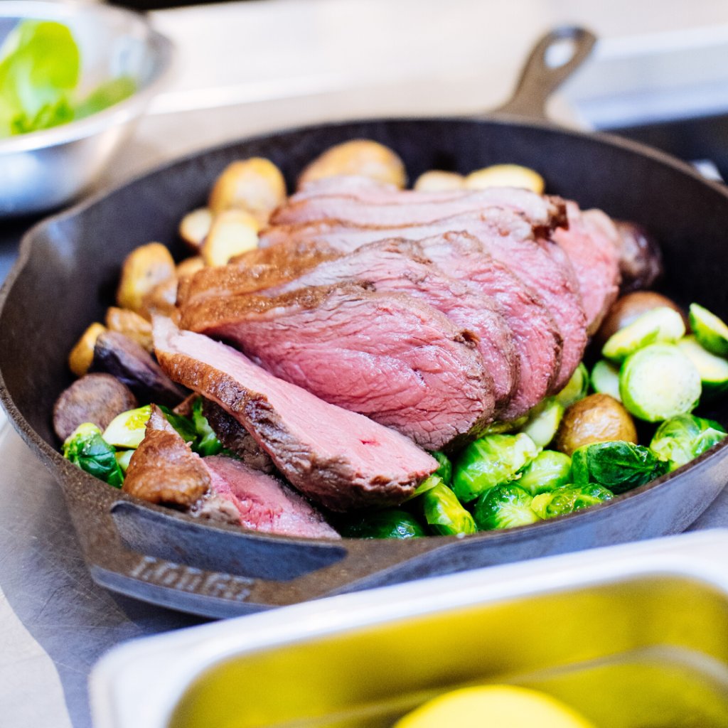 Tritip for Six.

Stonehearth oven roasted Enright Cattle beef, roasted mini yukons and brussels, oven roasted buttered carrots, creamed scallion + horseradish, topped with a Canadian merlot jus. spr.ly/60151o3eD