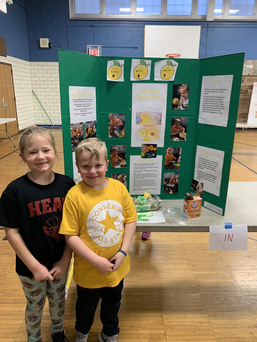 preschoolsandy's tweet photo. 1N scientists did a fantastic job on their #STEM projects and presentations 👏🏼1N enjoyed learning and observing the experiments at the @GRPSCentral STEM fair today 🧪 🧑‍🔬👨‍🔬🧠 #rockgrnj https://t.co/P2NYC7R6oP