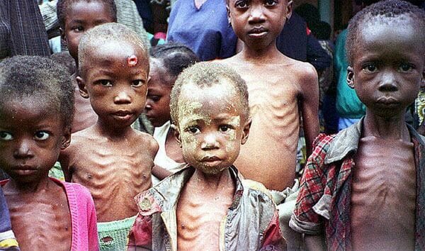 center_mali's tweet photo. C'EST PARCE QU'IL FAUT TOUJOURS PERDURER UNE SITUATION DE CHAOS ET DE NÉCESSITÉ POUR Y CAPITALISER...

PARCE QU'IL FAUT TOUJOURS MAINTENIR UNE CLASSE AUX À BOIS POUR PRÉVALOIR LA PRINCIPAUTÉ DE L'AUTRE...
LE TIERS-MONDE PEUT EFFONDRER ! https://t.co/LeYXLmHXl4
