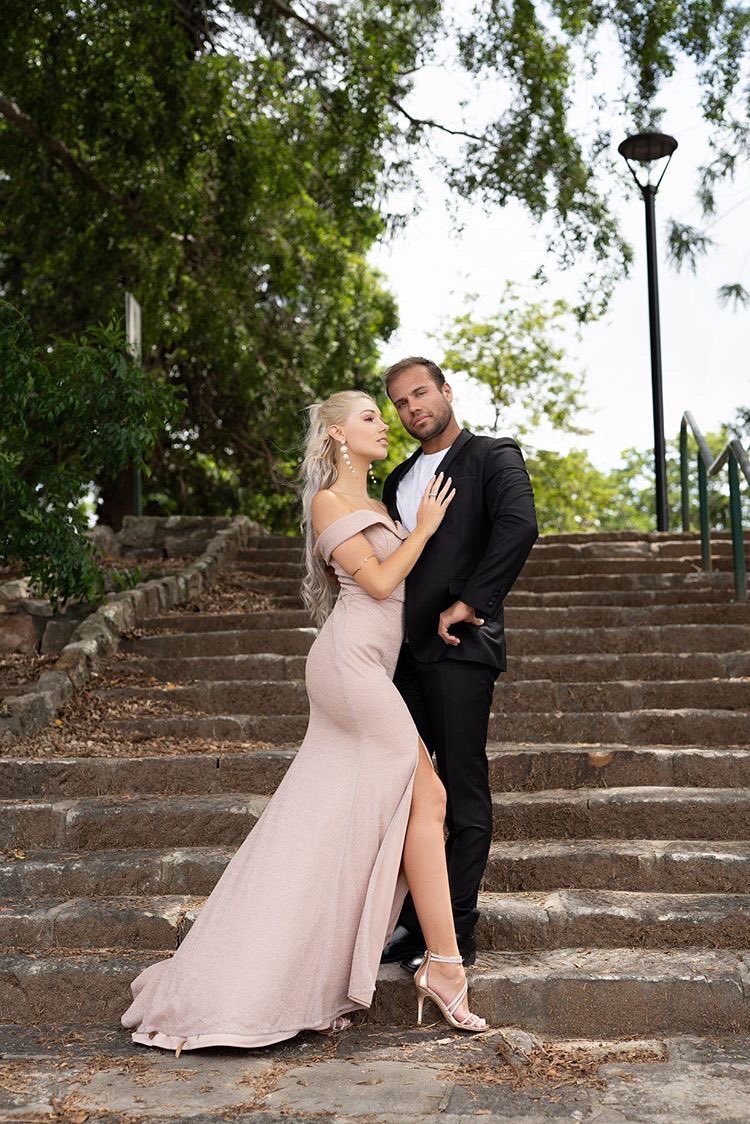 serena_brookes's tweet photo. Gown by @houseoftroyxox 

Male model - Chris Eldridge - @IMGmodels 
Female model - @serena_brookes https://t.co/hFmWQB2l4P