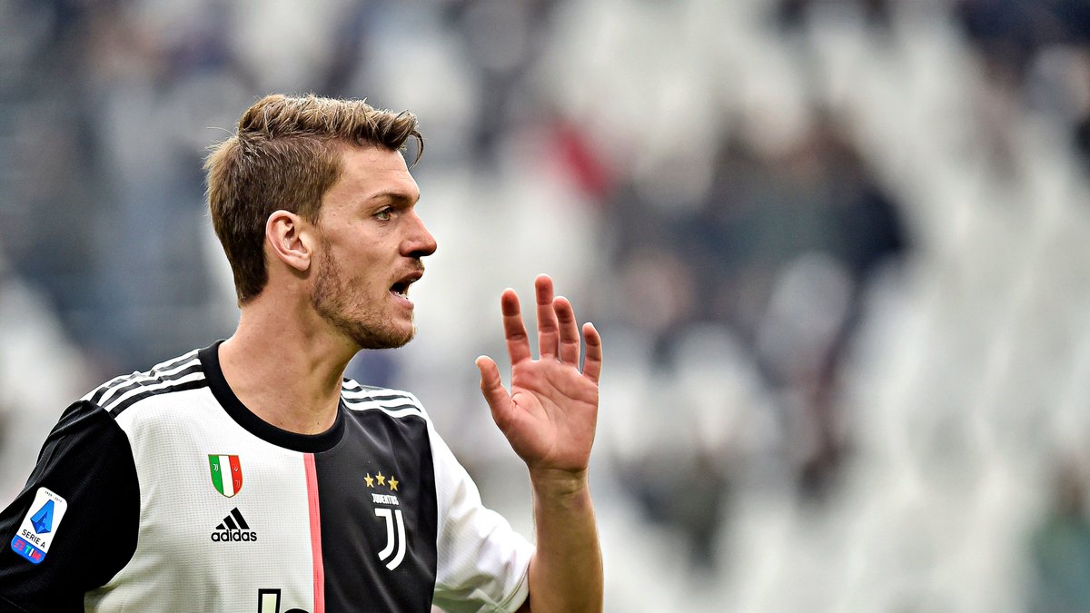 B24PT's tweet photo. Rugani contraiu COVID-19, informou a Juventus. https://t.co/tVKZLjEFKz
