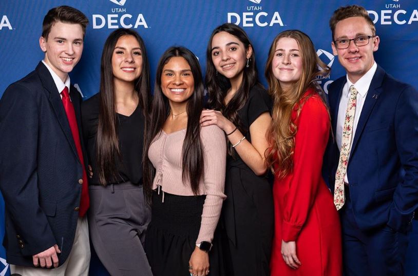 UtahCTE's tweet photo. Congratulations to the 2020-2021 #UtahDECA State Officer Team! Follow ut_deca on Instagram to learn about each state officer https://t.co/LWAWuMDkrl. #DECA #UtahCTE @NCCCTSO https://t.co/zkay7pttYi
