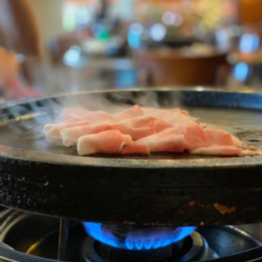 HaeJangChon's tweet photo. That steam tho. https://t.co/3uJXWyfkRF