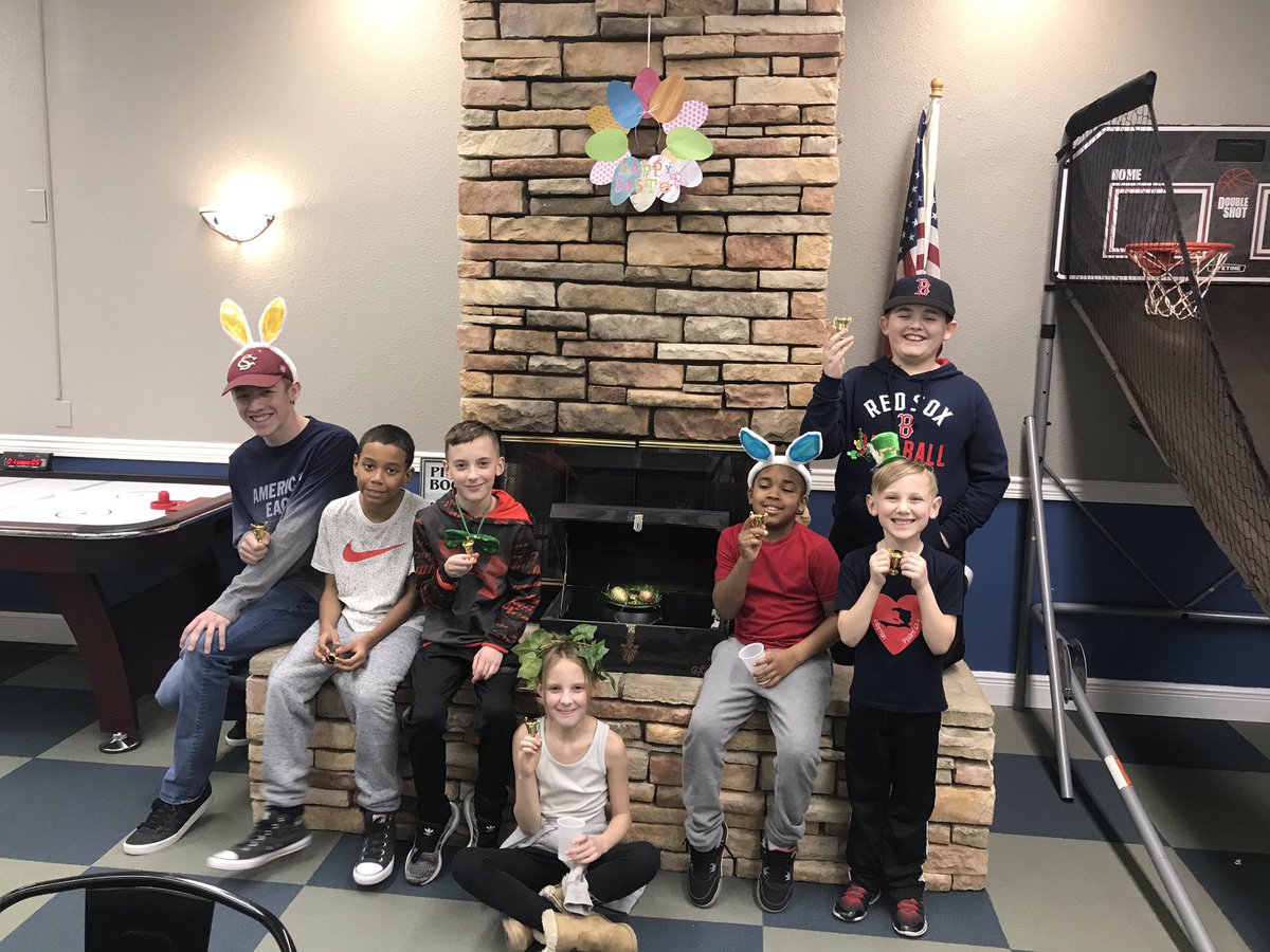 BransonFunTeam's tweet photo. #TheGreatEggscape #SpringatSFC We ciphered the codes, solved puzzles and found Leprechaun’s Gold. https://t.co/SxvUxmxpQi