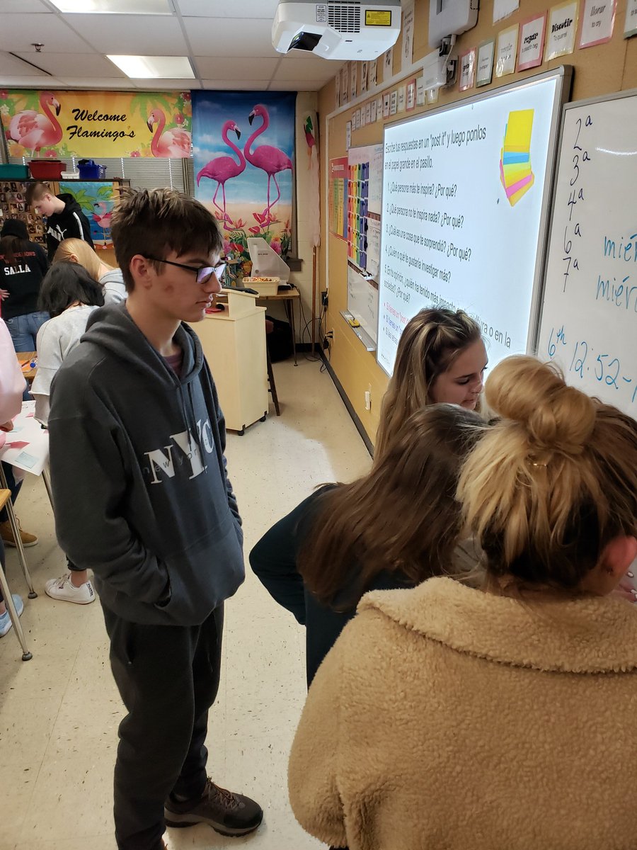 loefflerbell's tweet image. #CAPPSPA204 continuing their study of significant Hispanic Americans. #categorizing #summarizing #cooperation #whoinspiresus? @MuskegoNorwaySc @MHSIrvine