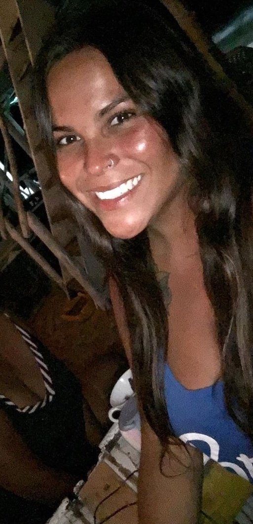 Tuti_EM's tweet image. Necesitamos ubicar a mi hermana. Su nombre es Fernanda Espinosa Flores. 27 años. La asaltaron anoche y anda con lo puesto. Tiene tatuajes y un piercing en la nariz. Que se comunique a casa para saber que está bien y ayudarle a retornar a Chile.