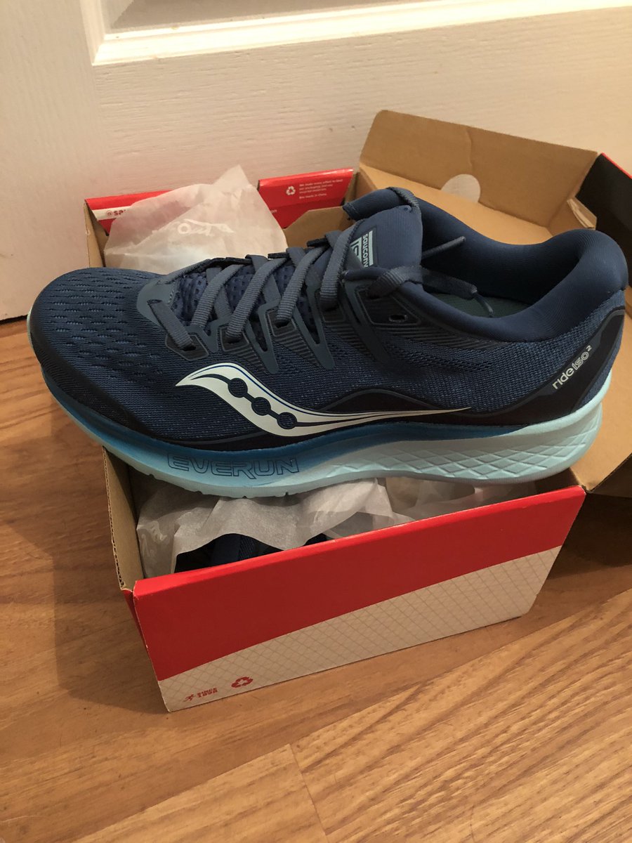 LesleyAitken23's tweet photo. So the new marathon sneaks had their first outing tonight! Just over 4 miles on the track. So comfy! 
#runner #marathontraining #Runr #trainers #sneakers #saucony #runchat #LondonMarathon #the40thrace #wellfar #goingforgoal https://t.co/A0ewchcBKK