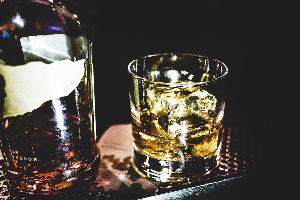 HT_Grill's tweet image. ⁞⁝✦⁞⁚𖣊⁚⁞✦⁝⁞ 😘 Whiskey Wednesday! Check out our St. Patrick's Day Specials &amp;amp; be sure to stop by for some patio time w/ your friends &amp;amp; fam ☘️🌴✨  ☙𒁯➶🥃➶𒁯❧ || 📸  @ryanfranklinlang