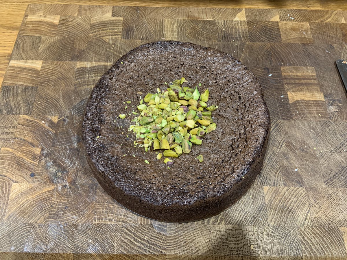 _hxckey's tweet photo. Tried Nigella’s chocolate olive oil cake for the first time. Could’ve done with a few more minutes baking but still tasted great @Nigella_Lawson https://t.co/sdASU56x19