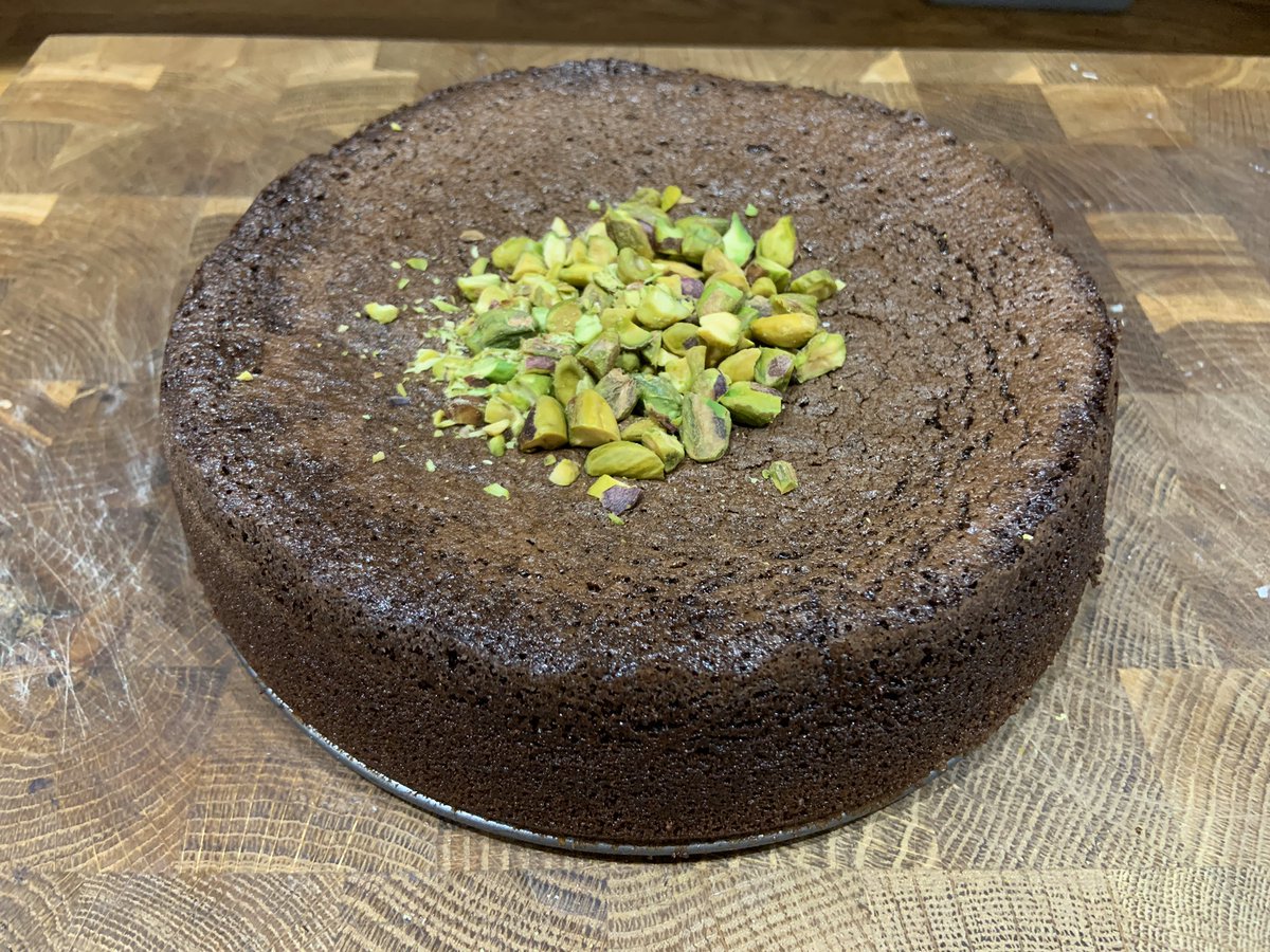 _hxckey's tweet photo. Tried Nigella’s chocolate olive oil cake for the first time. Could’ve done with a few more minutes baking but still tasted great @Nigella_Lawson https://t.co/sdASU56x19