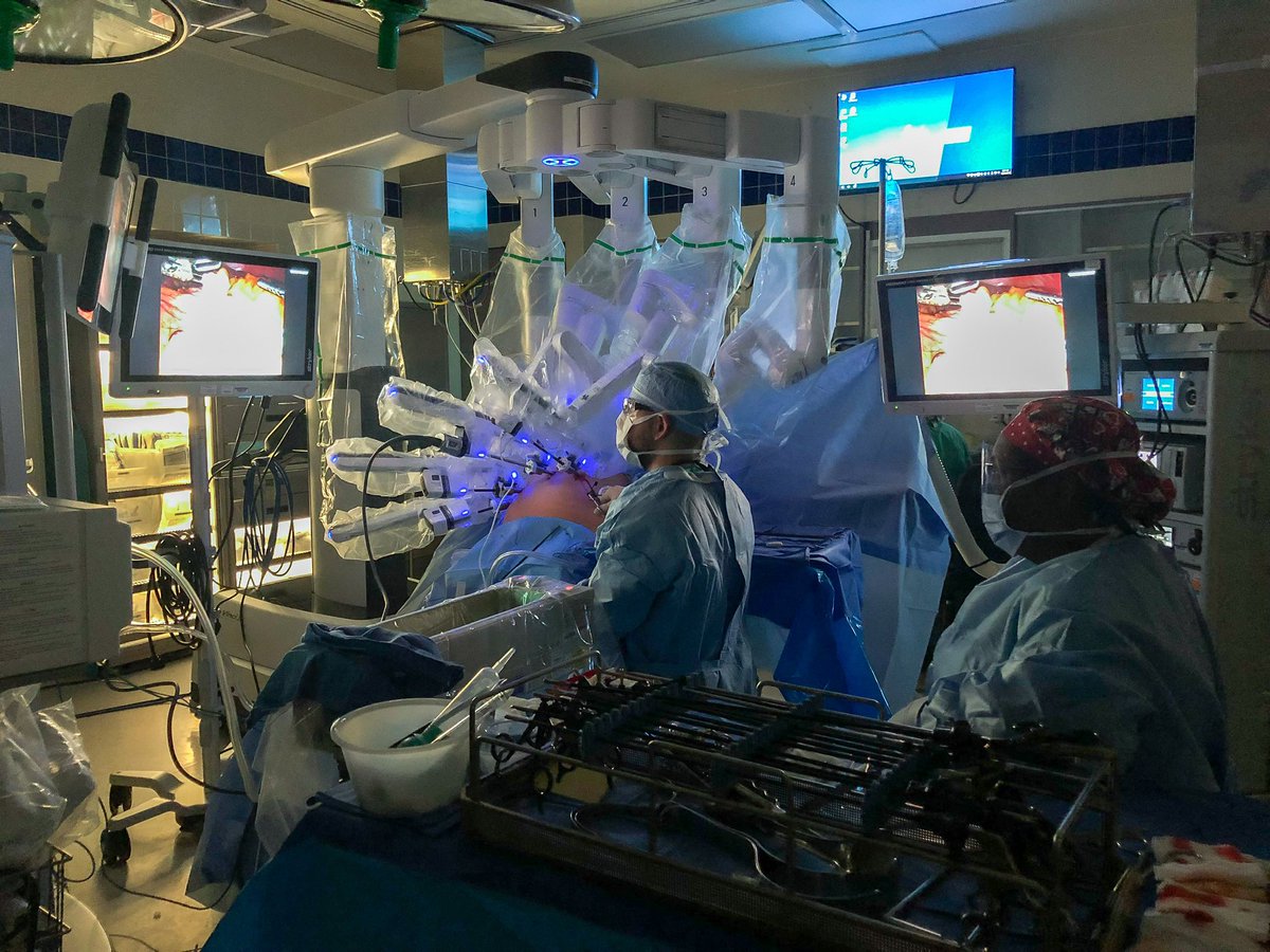 surgery_tatted's tweet photo. When you do what you love it doesn’t feel like work 💫! #roboticsurgery #i #prostatecancer #laparoscopicsurgery #generalsurgeon #robotics #adrenalgland #doctor #davincisurgery #medical #calreflux #appendixremoval #gallbladderremoval #gastroenterologist #colonremoval #e https://t.co/XLnFMkGmZY