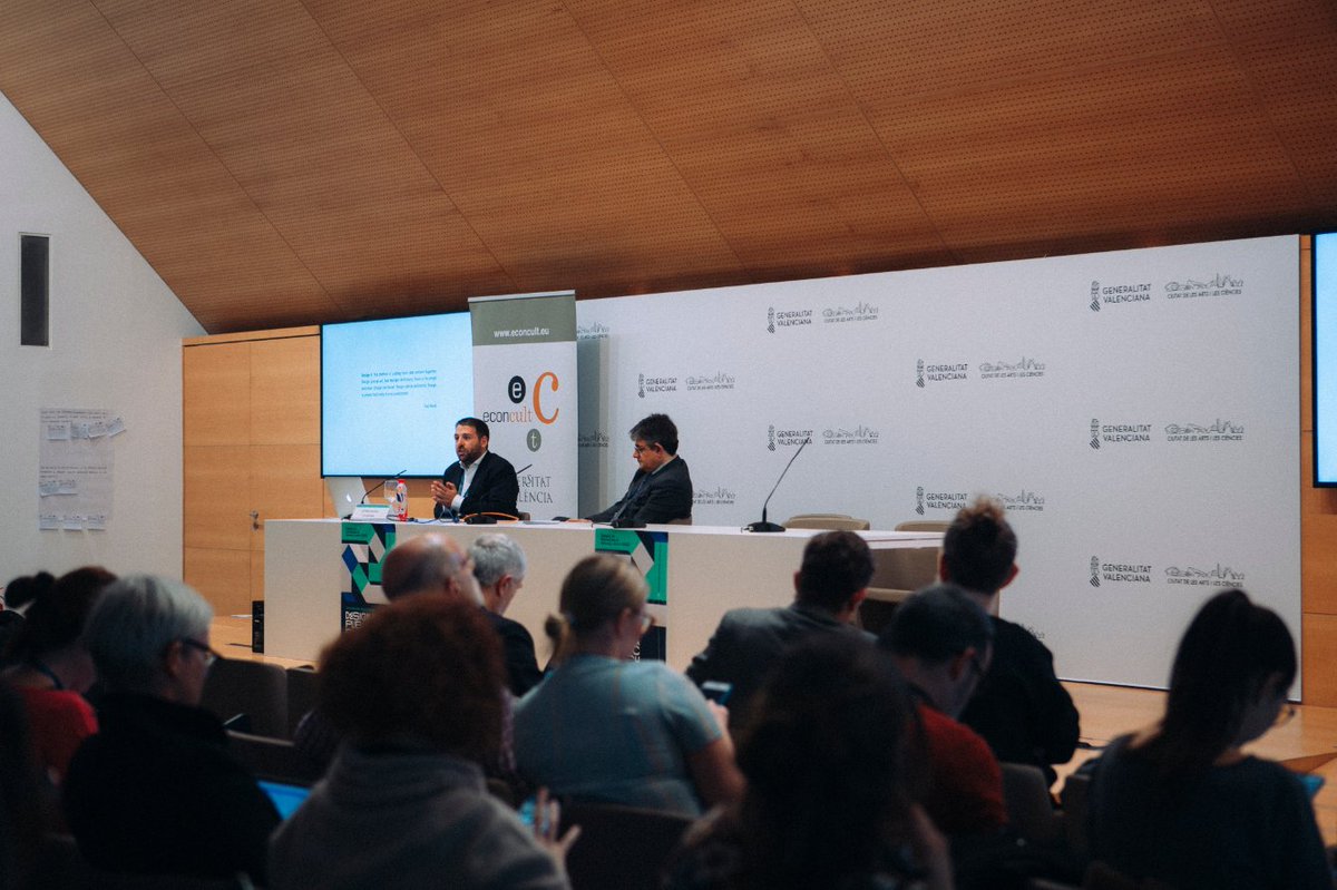 heretakis's tweet photo. #Design #Education: A framework for the future. with @FMolinari #DesignscapesPolicyForum @designscapesEU @Econcult_UV @PauRausell @xavicalvo @DesignVLC @CACiencies @davidbarbera @aberault1 @AjuntamentVLC @worlddesignorg @srini256 @adcv_com @newartschool #WDC2022 #DesignEducation https://t.co/7OOs2q73gN
