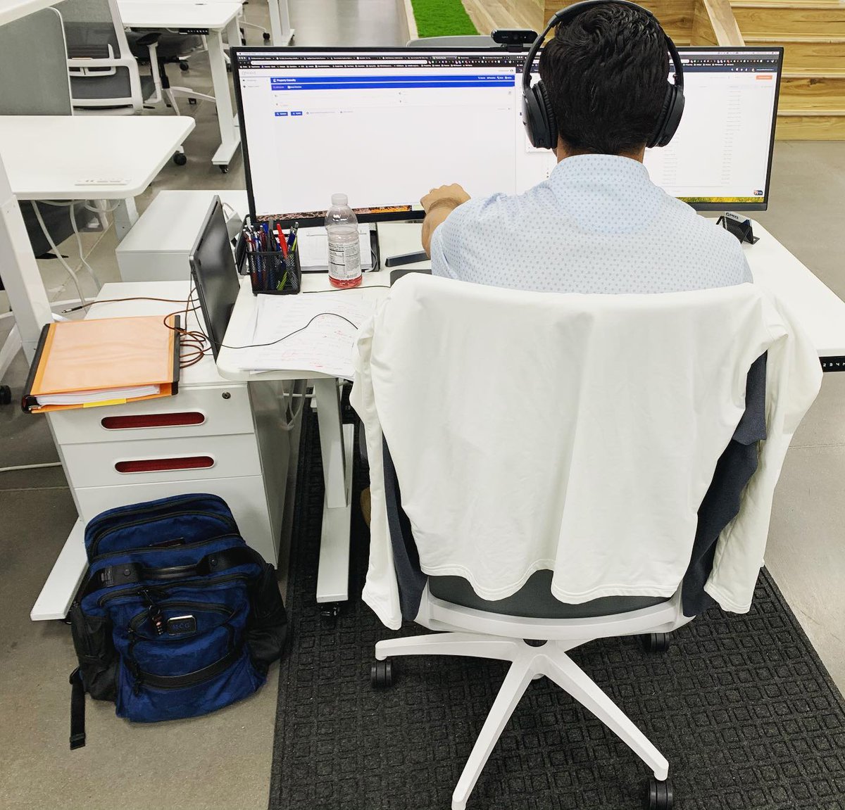 AZ CoWork tweet media