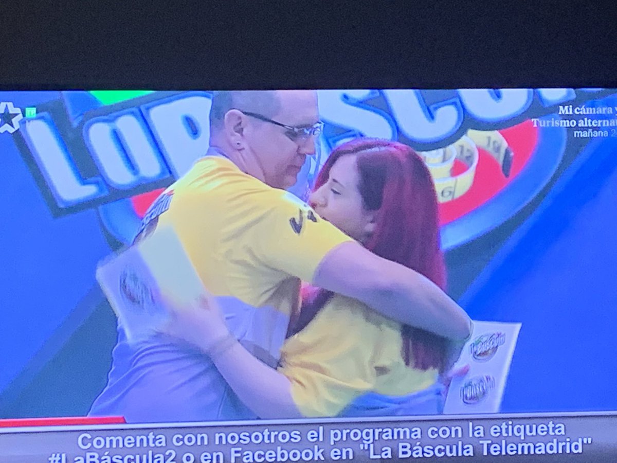 thebigvane1976's tweet photo. Momento emocionante el que se ha visto en @LaBasculaTM. Los abrazos siempre ayudan a superar los problemas #LaBascula2 https://t.co/G8RYRVCTXp