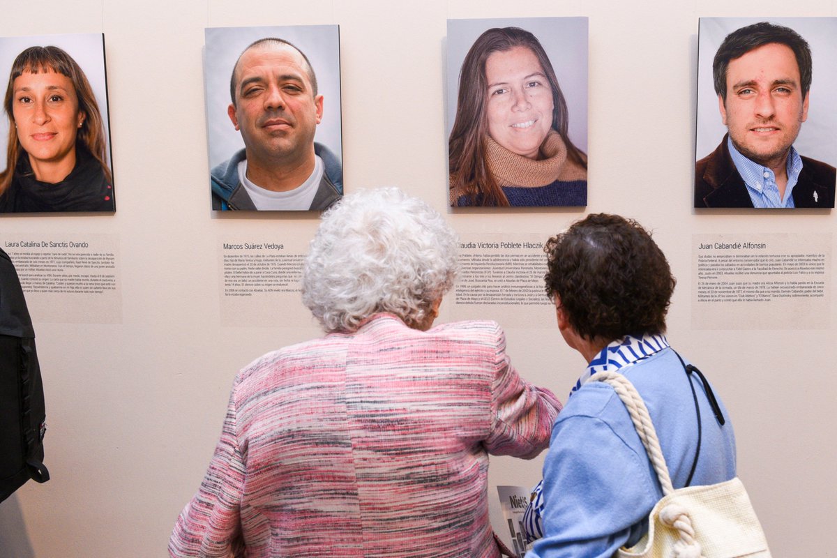 trottanico's tweet photo. Este es un espacio de visita necesario para todos los que vienen a conocer el Ministerio. 
Exhibir esta muestra constituye un legado a las nuevas generaciones y se complementa la política de educación y memoria, que se construye con cada una de las escuelas del país. https://t.co/cS5wQRvGn3