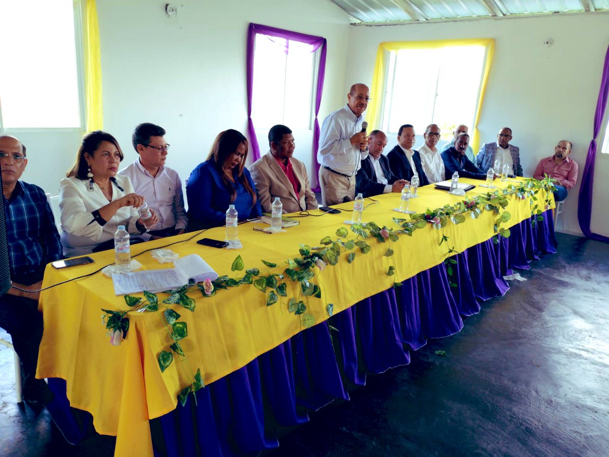 temomontas's tweet photo. Asamblea de orientación electoral con los candidatos, dirigentes y enlaces de la provincia de Samaná #VotaPLD https://t.co/1JW9Zq69Yg