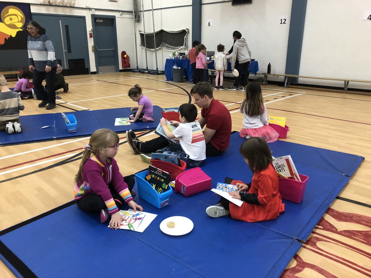 KateLyonPR's tweet photo. Building Home Libraries - another successful project! @rooseveltsd52 @RupertSchools Students chose books and took them home to enjoy with their families.❤️ #BuildingCommunity #EarlyLearning #JoyfulReading #bced #bcpta https://t.co/8ceYahiCUr