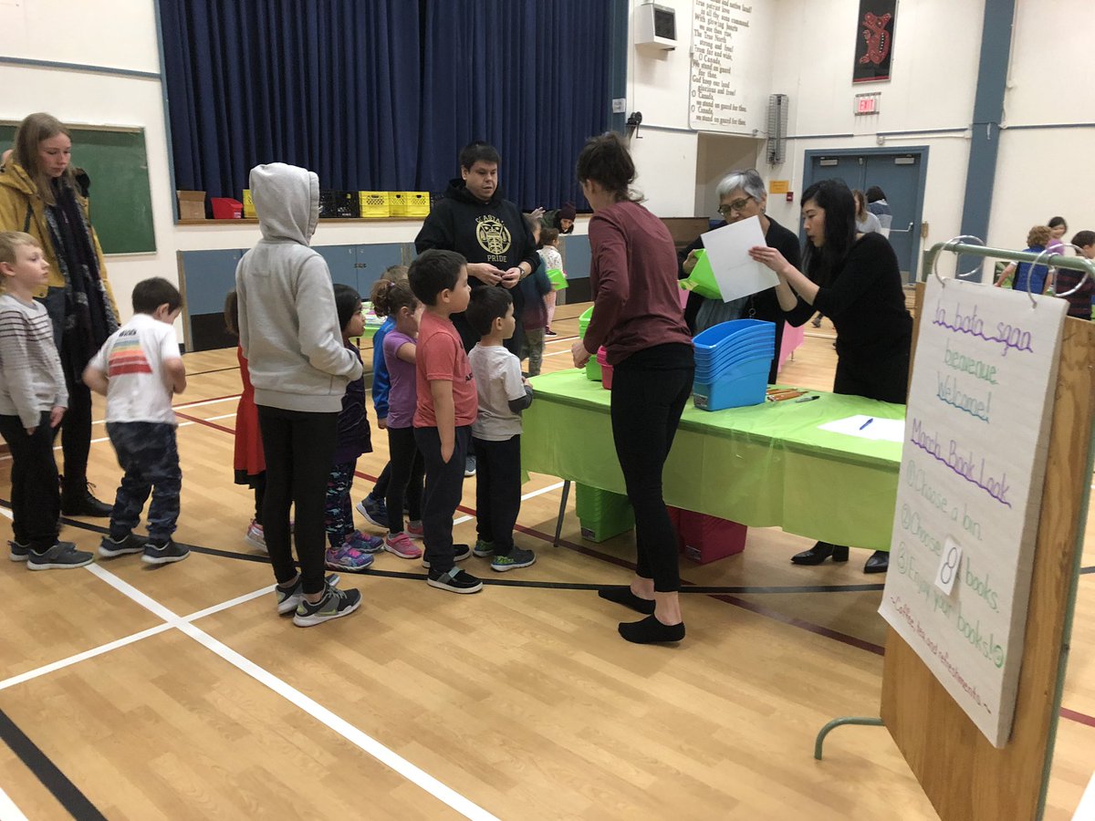 KateLyonPR's tweet photo. Building Home Libraries - another successful project! @rooseveltsd52 @RupertSchools Students chose books and took them home to enjoy with their families.❤️ #BuildingCommunity #EarlyLearning #JoyfulReading #bced #bcpta https://t.co/8ceYahiCUr