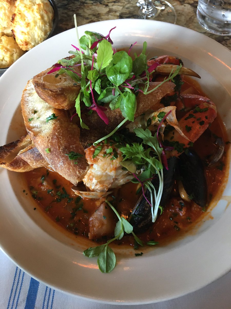 BartlettBacchus's tweet image. My #WineWednesday starts at lunch with this 2015 #LongMeadowRanch #Cabernet, a fantastic Ciopinno and these classic Cheddar Biscuits at #FarmsteadAtLongMeadowRanch #NapaValley #GreatFood #Wine @longmeadowranch