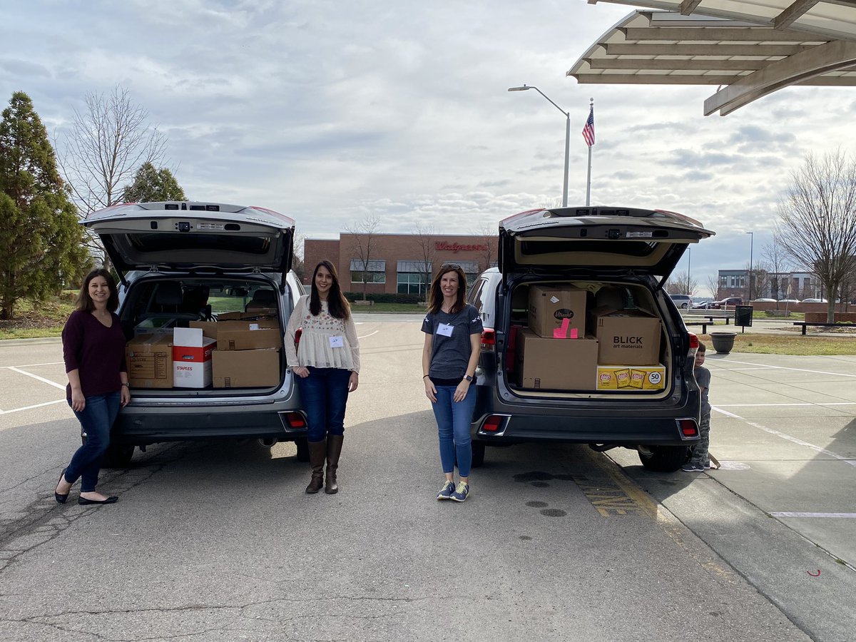 bces_pta's tweet photo. Thank you to these wonderful volunteers for packed up all of the books donated to Wake Up and Read, and delivered them today! #BCESOlympics #WeAreBrierCreek https://t.co/cC8xgIqRYl