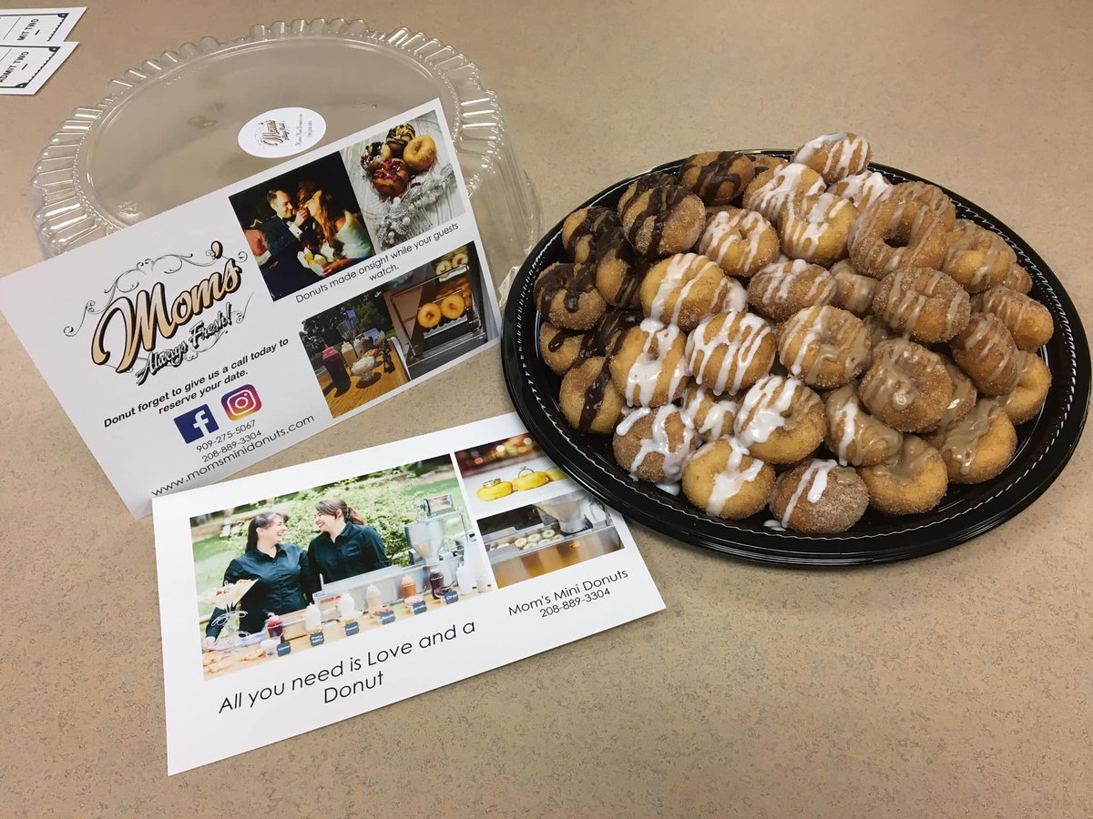 Welcome to the Coeur d’Alene Chamber, Mom’s Mini Donuts! Mom’s Mini Donuts are made onsight for any of your special occasions: weddings, birthday parties, etc. #minidonuts #treats #northidaho #cdachamber 🍩 🍩 🍩 Website: momsminidonuts.com Or Facebook: @momsminidonuts2