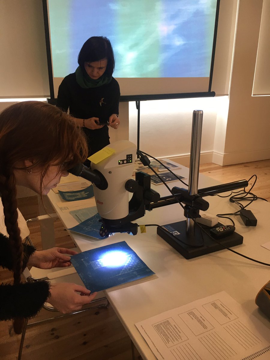 Amf_pt's tweet photo. Last week we were able to attend to masterclasses with Hildegard Homburger regarding Photoreproductions and Conservation of tracing paper. We learned a lot! #tracingpaperconservation https://t.co/kNqyCvB4Xw
