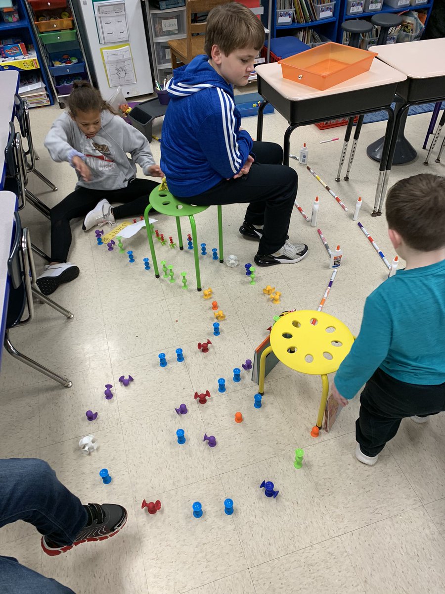 jlwilliams2015's tweet photo. Designing more awesome obstacle courses and programming BeeBots to navigate them! @Centralnews1917 https://t.co/0N0UegnmYN
