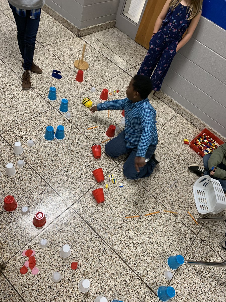 jlwilliams2015's tweet photo. Designing more awesome obstacle courses and programming BeeBots to navigate them! @Centralnews1917 https://t.co/0N0UegnmYN