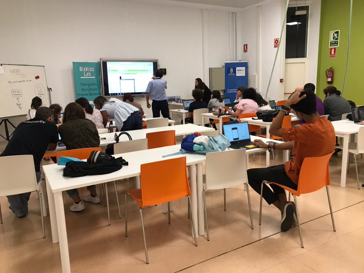 El último taller de la jornada corrió a cargo de <a href="/bizkidzlab/">BizKidz Lab</a> y el desarrollo de apps 😊 #wtmgrancanaria #wtm20