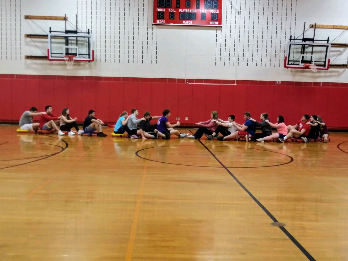 Cooperation and Teamwork work in #Unified PE <a href="/DetLakesHigh/">Detroit Lakes High</a>, this class always impresses me!! #teamwork #inclusion #fun #equals  <a href="/SOMinnesota/">Special Olympics Minnesota</a>