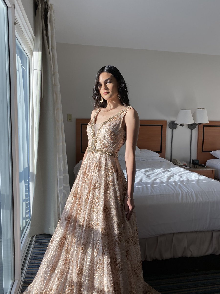 MariaCarattini4's tweet photo. It’s nude o’clock. #ringdance https://t.co/dUK0oBAZTQ