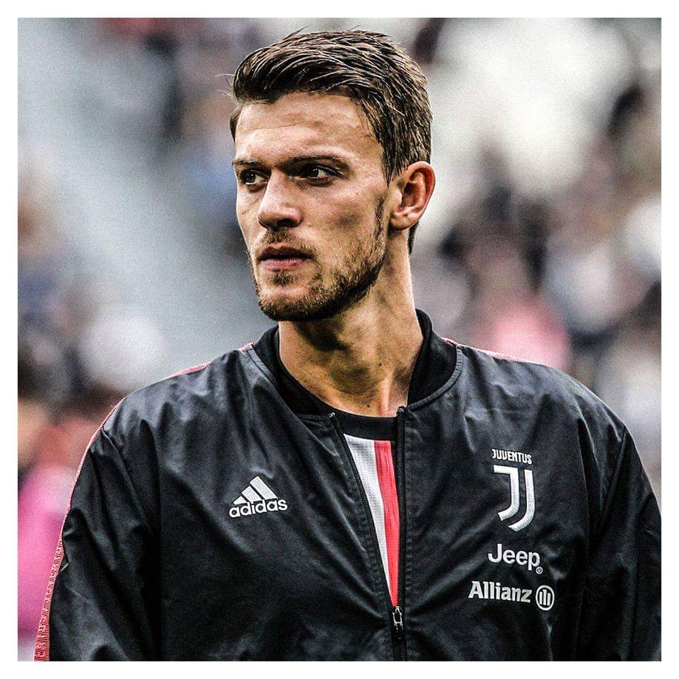 Juventus have announced their centre back Daniele Rugani has Coronavirus. 😷⠀
⠀
Get Well Soon 🙏