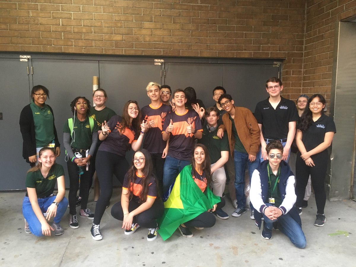 Emit_fhs's tweet photo. Team 3242 is hanging out Team 1382 Suvinil at UCF! https://t.co/enyu66ow4t