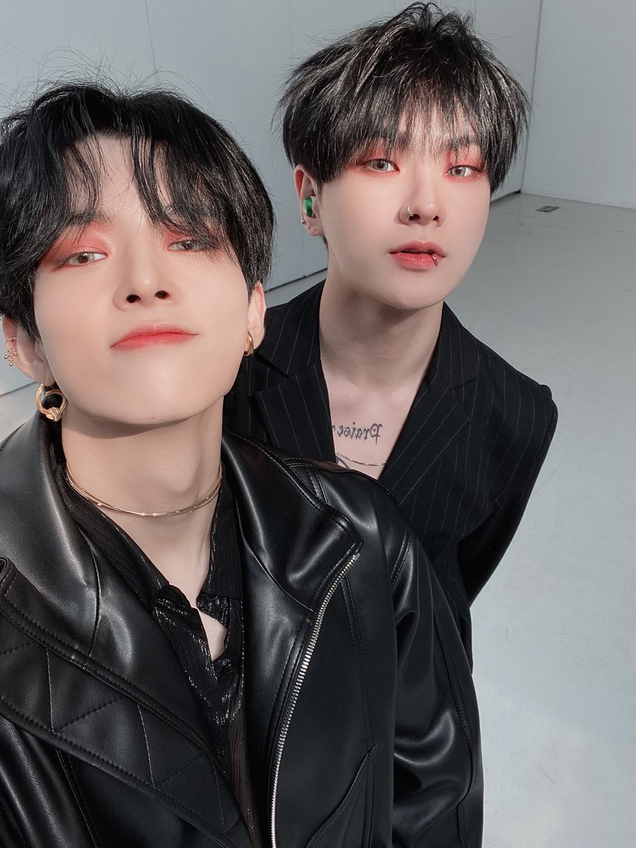 NewWorld_VICTON's tweet photo. [#수빈] 
속보🔈‼️ 빅토니들은 방금 엠카운트다운 사녹을 마치고 앨리스한테 하울링하는중  💙🐺💛 https://t.co/KVDJczFK0k