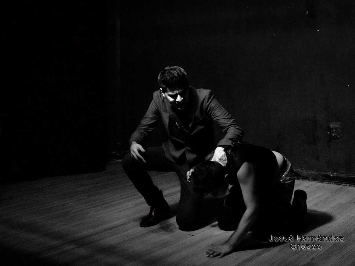 OtrasBatallas's tweet photo. LAS OTRAS BATALLAS / Cada persona que ves, está luchando una batalla de la que tú no sabes nada .
.
Funciones Lunes 16, 23 y 30 de marzo 9 pm Foro Juana Cata .
.
#lasotrasbatallas #juanacata #teatro #teatroindependiente #teatrointimo #indigoteatro #yoapoyoelteatro #vamosalteatro https://t.co/TQybLsG6j0
