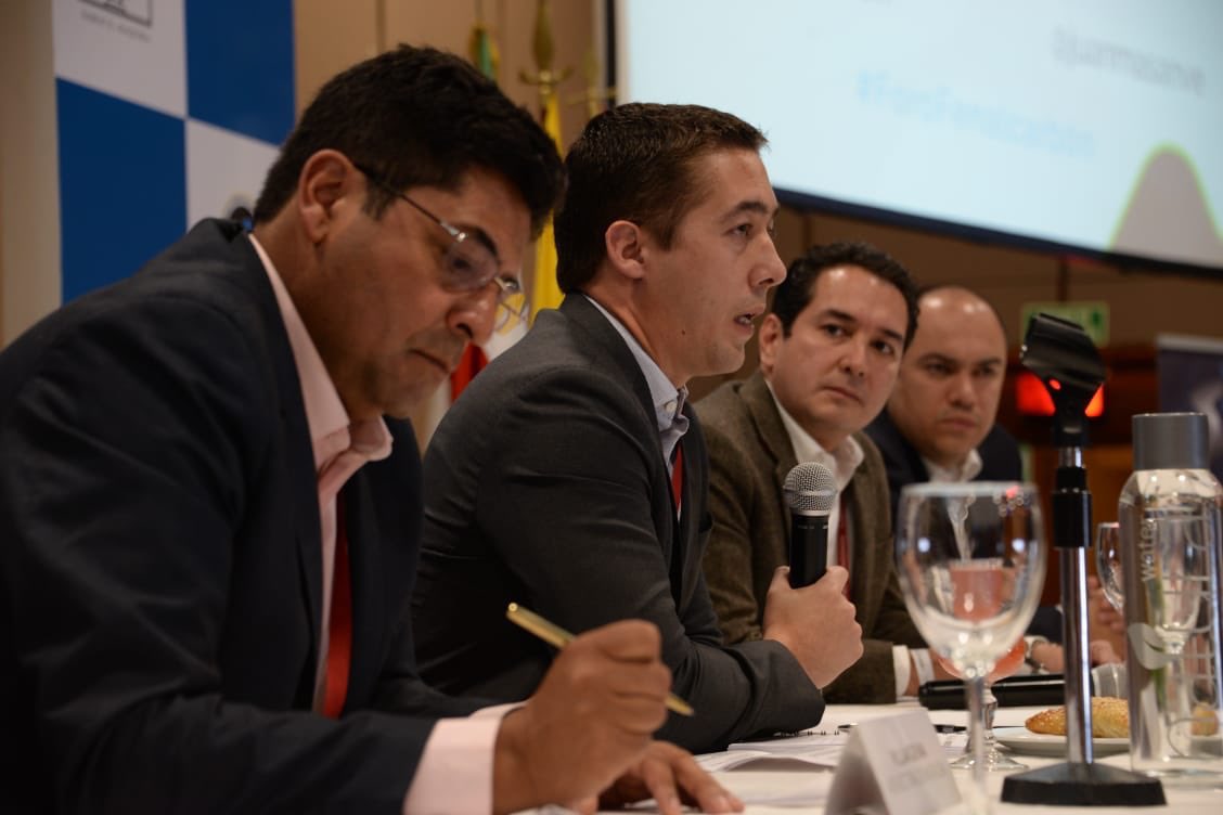 DavidGonzalC's tweet photo. “Para nosotros como ANM el diálogo es fundamental. Escuchar a los líderes de cada región y trabajar conjuntamente es una de las mejores formas para llegar a nuestras metas que contribuyen al desarrollo del país” 
@silvihabib @carorojashayes @fenalcarbon @carloscantep https://t.co/XfOWzS31vX